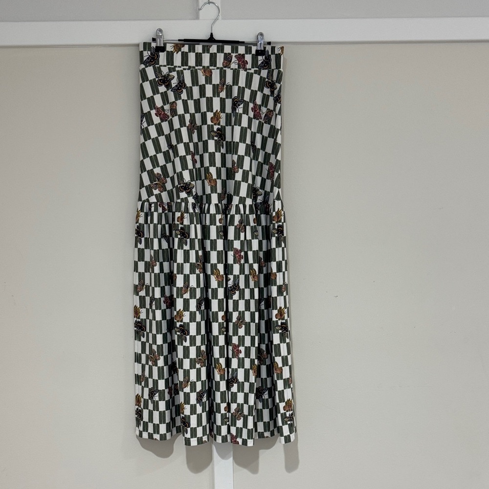 Elegant Checkered A-Line Skirt in Green and White